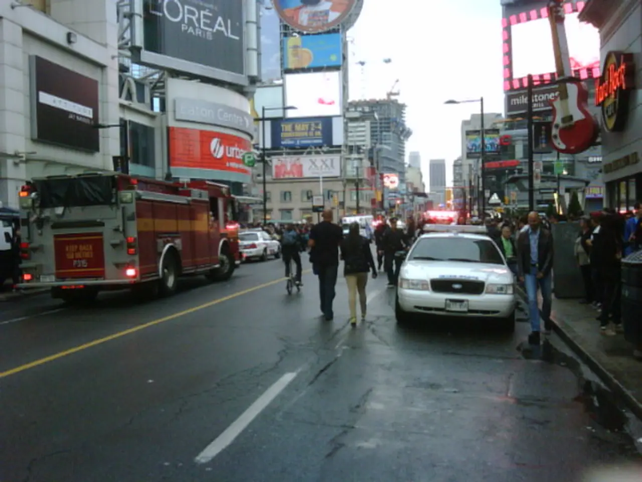 Avoiding motorway service stations for fuel during holidays, suggested by ADAC.