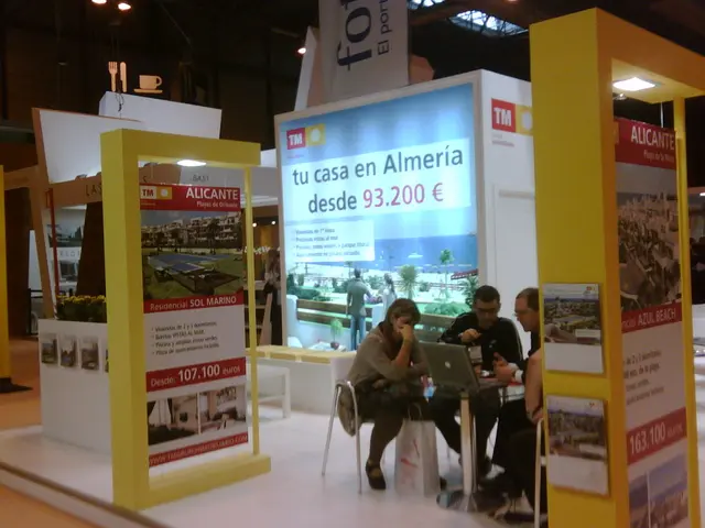 Impact of Deceptive Hotel Reviews on Travel Experiences