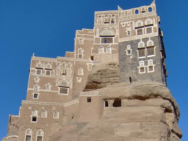 Eight Spectacular, Complimentary Castles Worth Visiting in England and the British Isles