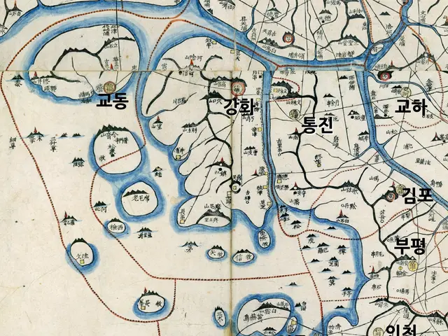 The image shows a map of the city of Seoul, South Korea, with text written on it. It is a detailed...